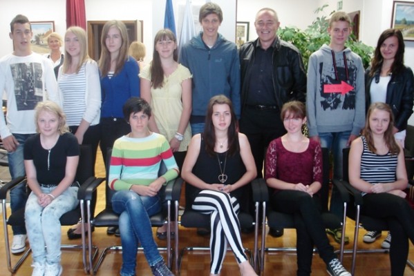 Župan Alojz Glavač podelil priznanja odličnjakom devetega razreda